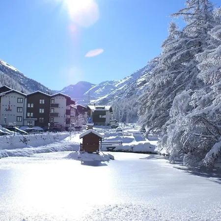 Flora Διαμέρισμα *