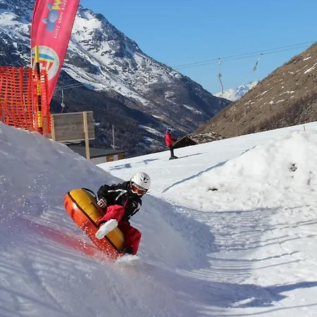 Διαμέρισμα Flora Saas-Almagell