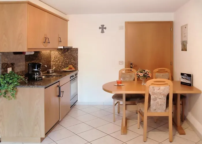 Flora شقة ساس-الماغيل